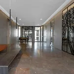 Luxury Condo, Ocean & Mountain Views, City Center
