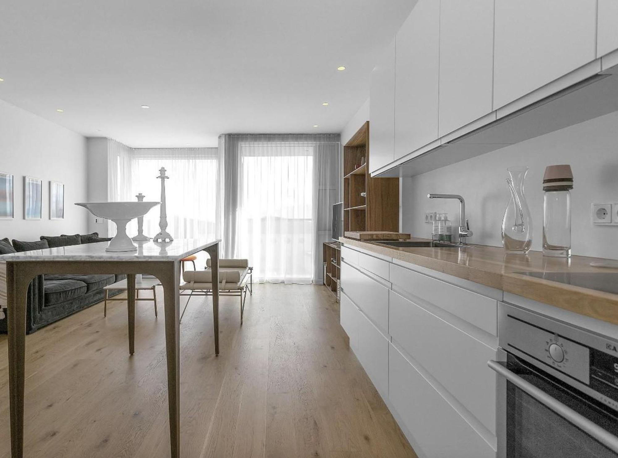 Luxury Condo, Ocean & Mountain Views, Center Reykjavik