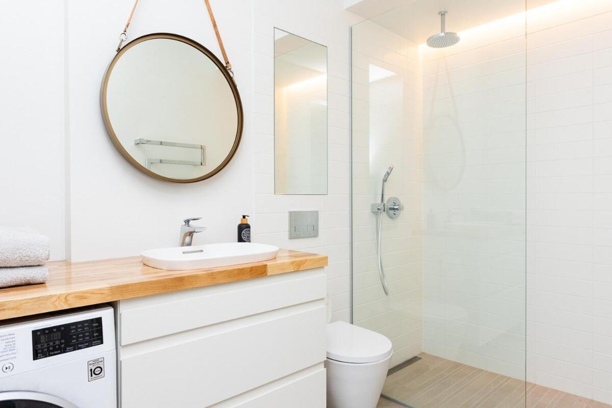 Apartment Luxury Condo, Ocean & Mountain Views, Center